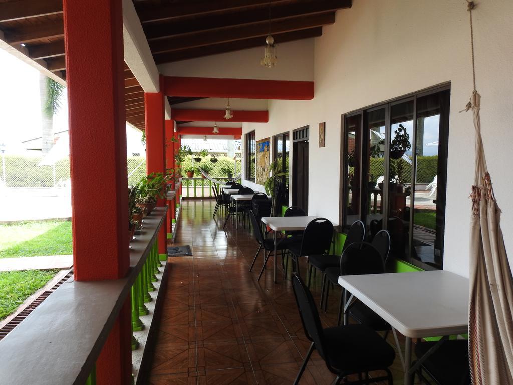 Hostal La Sultana Santa Rosa De Cabal Exterior foto